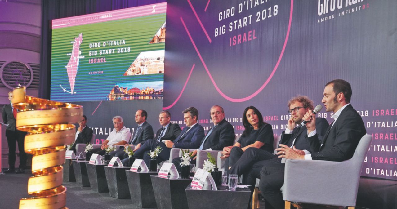 Polemiche pronte, via - La presentazione del Giro d’Italia 2018 che prevede 3 tappe in Israele: critiche per la dizione Gerusalemme Ovest usata per illustrare una delle tappe - LaPresse Prima Trump, ora i farmaci: Giro inceppato