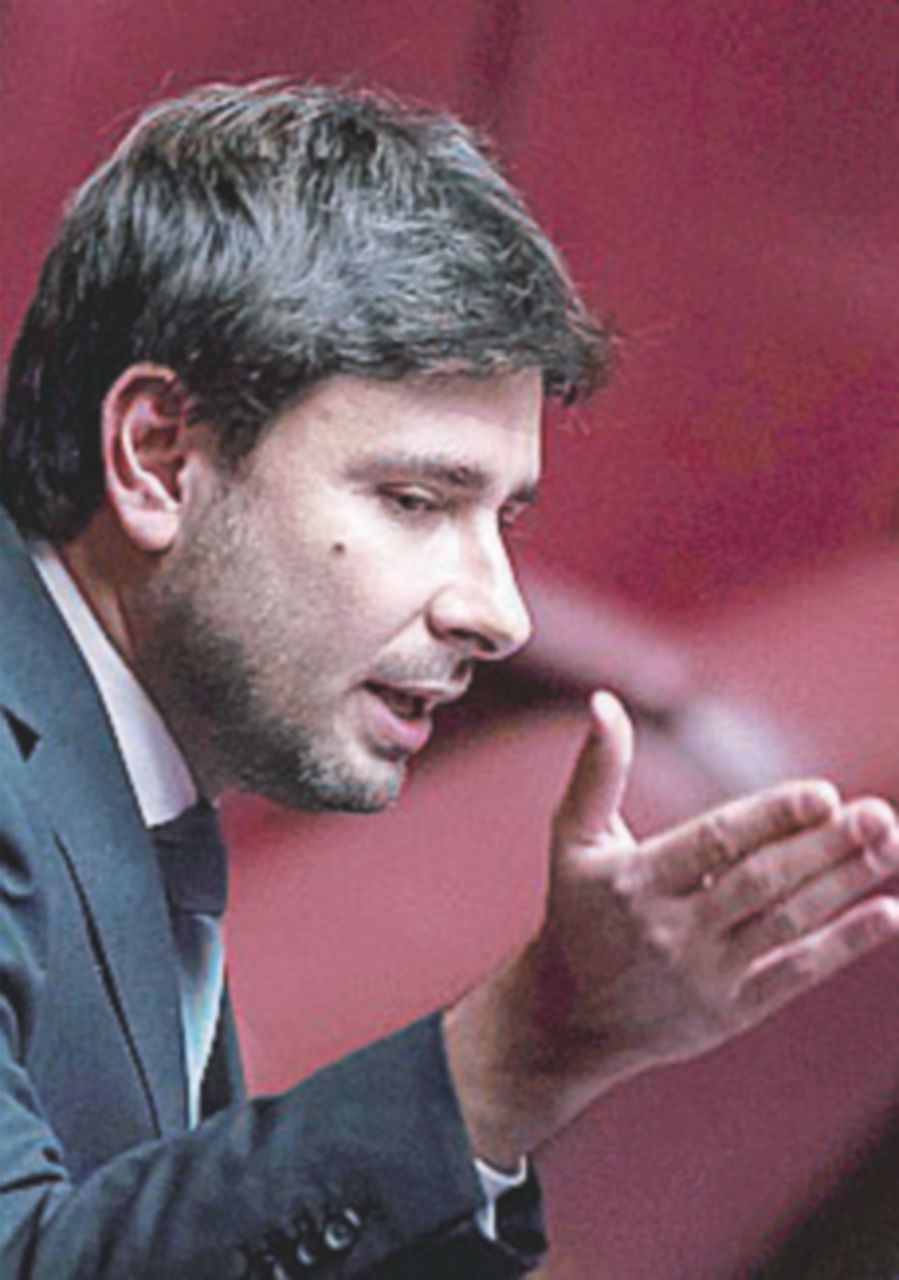 L’ultimo discorso di Di Battista: “Pure Alfano rifiuta il Pd” L’ultimo discorso di Di Battista: “Pure Alfano rifiuta il Pd”