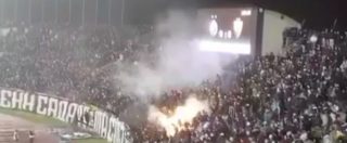 Copertina di Belgrado, scontri allo stadio durante il derby. Fanno tutto gli ultras del Partizan: lotta per il controllo della curva