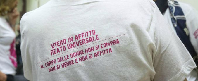 Copertina di Maternità surrogata, perché molte lesbiche italiane non sono d’accordo con Arcilesbica