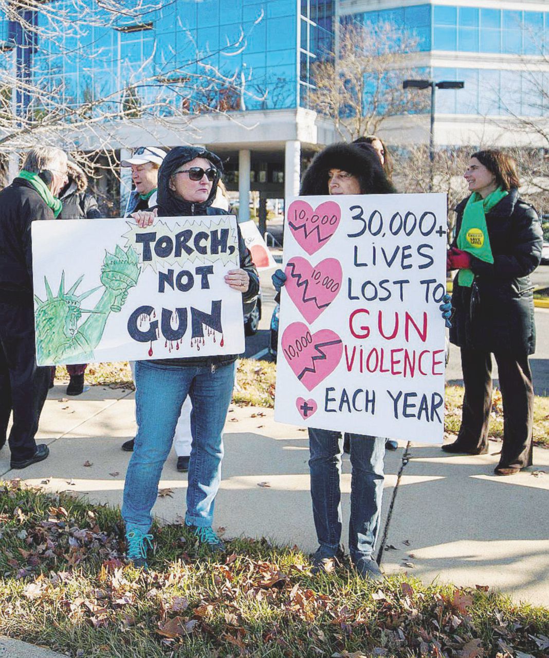 Proteste inutili - Manifestazione per ricordare il massacro di Sandy Hook - Ansa In America tutti “agenti federali”: la NRA se la gode