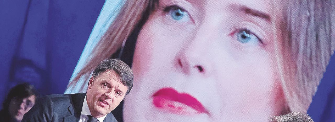 Il duo - Il segretario del Pd Matteo Renzi e sullo sfondo la sottosegretaria Maria Elena Boschi - Ansa Boschi & Renzi. È la fine politica della Coppia?