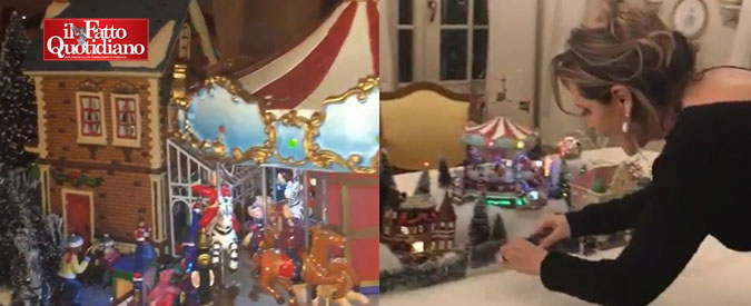 Copertina di Santanchè Natale, se non hai visto il centrotavola della Daniela non hai visto nulla. E lo resuscita ogni anno