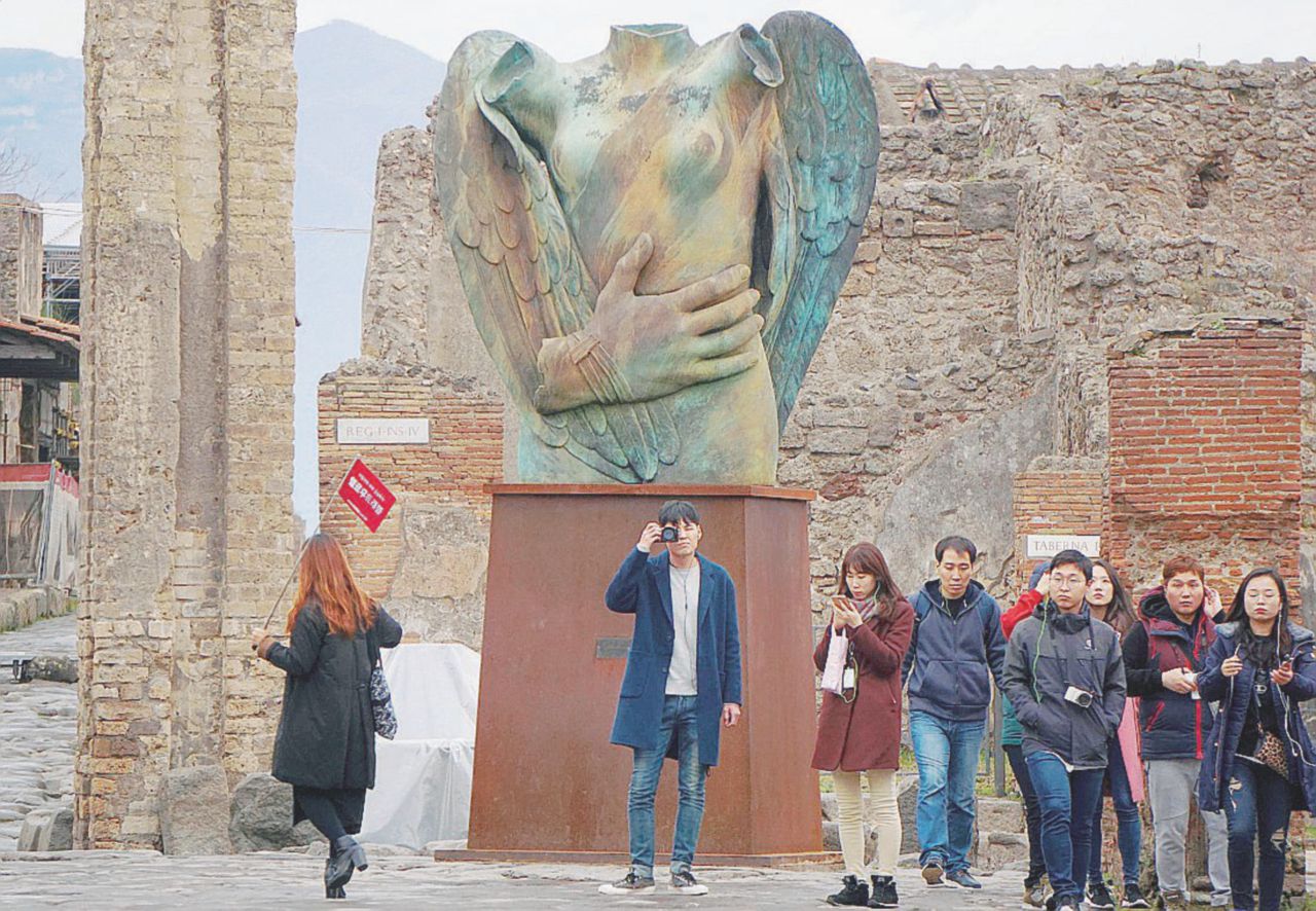 Sotto al Vesuvio - Assunzioni senza concorso per gli scavi archeologici di Pompei - Ansa Il Pd è allergico ai concorsi. Colata di assunti a Pompei