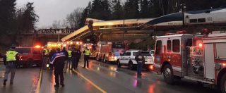 Copertina di Usa, treno deragliato a Seattle: 3 i morti accertati, 100 i feriti. “Andava a 130 km/h in tratto con limite di 50”