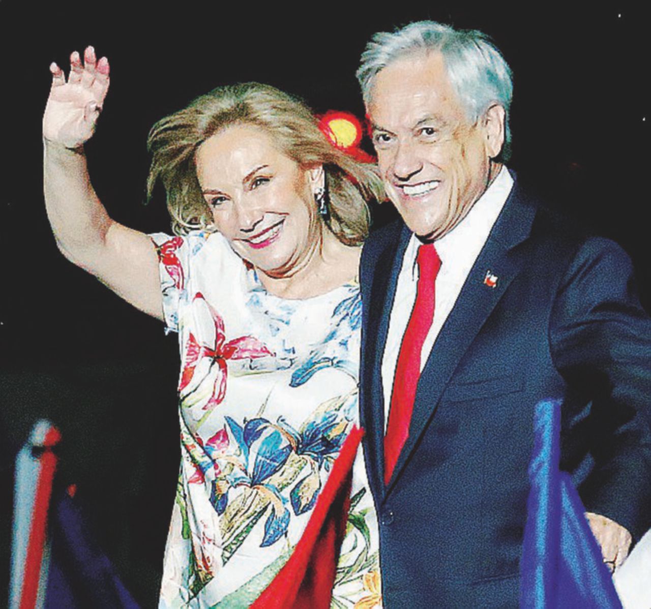 Il ritorno - Sebastián Piñera e la moglie Cecilia Morel dopo il trionfo elettorale. Piñera era stato presidente dal 2010 al 2014 - LaPresse Miliardari al potere secondo la scuola Trump
