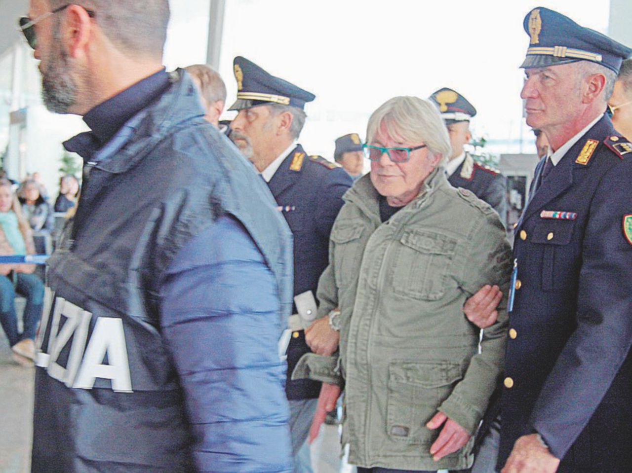 L’arrivo all’aeroporto di Fiumicino di Maurizio Tramonte - Ansa Piazza della Loggia, il sipario si chiude: il neofascista Tramonte estradato in Italia
