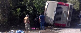 Copertina di Messico, incidente ad autobus di turisti: 12 morti e 18 feriti. “Illesi i due italiani”