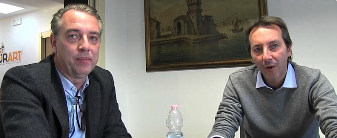 Copertina di Sigaretta elettronica, gli imprenditori: “Lo Stato vuole che fumiate tabacco. Tassa l’acqua e compromette 30mila posti”