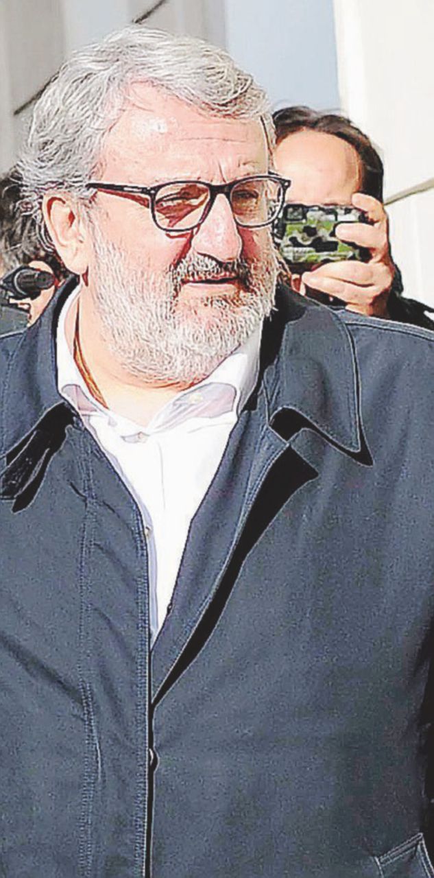 Contro - Michele Emiliano Nuovo stop all’Ilva, scontro finale Calenda-Emiliano