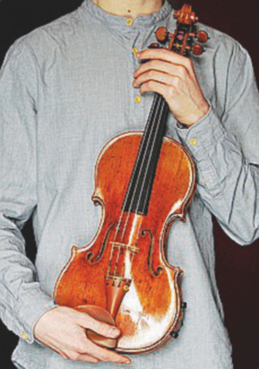 Dai violini Stradivari ai 60 anni di Sturzo: la pioggia di mance Dai violini Stradivari ai 60 anni di Sturzo: la pioggia di mance