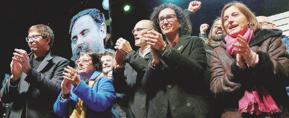 Indipendentisti al fotofinish. Marta regina di Barcellona? Indipendentisti al fotofinish. Marta regina di Barcellona?