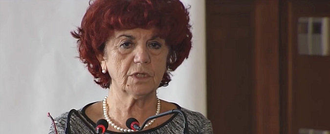 Copertina di Fedeli, la ministra dell’Istruzione più migliore di sempre. Ecco la nuova perla grammaticale