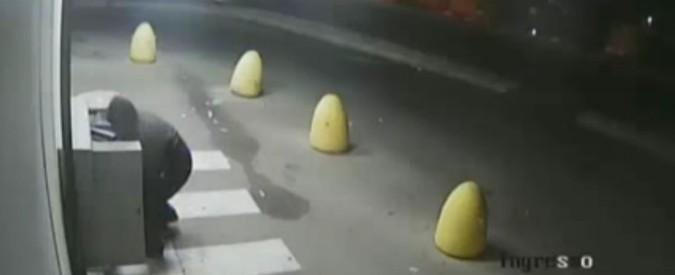 Copertina di Ragusa, rubano 30mila euro dalla cassa continua di un supermercato. Padre e figlio in manette a Santo Stefano