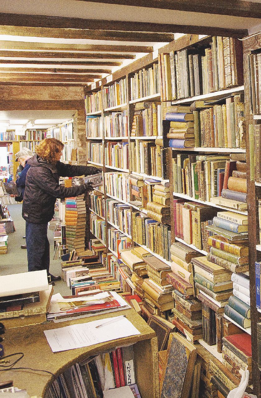 Alto, famoso, di bell’aspetto: cerco un libro ma da 5 euro Alto, famoso, di bell’aspetto: cerco un libro ma da 5 euro