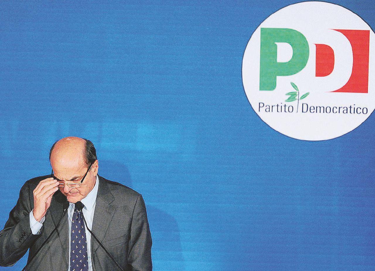 La “non vittoria” del Pd - La notte delle elezioni, il 25 febbraio 2013, nessuno vede Bersani. Appare il 26, all’Acquario di Roma: “Siamo primi, ma non abbiamo vinto” - Ansa Le elezioni non vinte, i premier non eletti e l’ultimo non sfiduciato