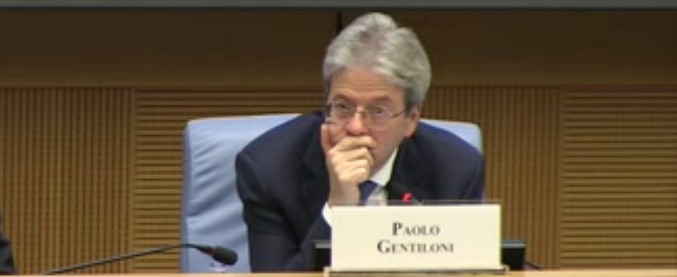 Copertina di Banche, Gentiloni: “Non ho condiviso mozione del Pd su Visco. Boschi? Ho insistito perché restasse”