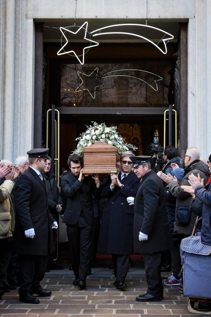 Gualtiero Marchesi, i funerali a Milano. Tanti gli chef presenti, Davide  Oldani: È stato lo Steve Jobs della cucina - Il Fatto Quotidiano