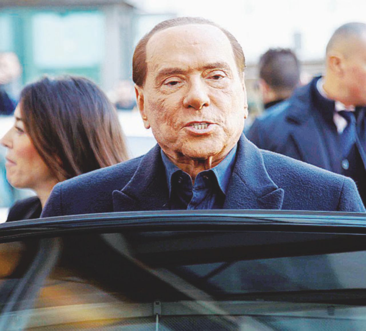 Copertina di Il berlusconismo ha invaso i social