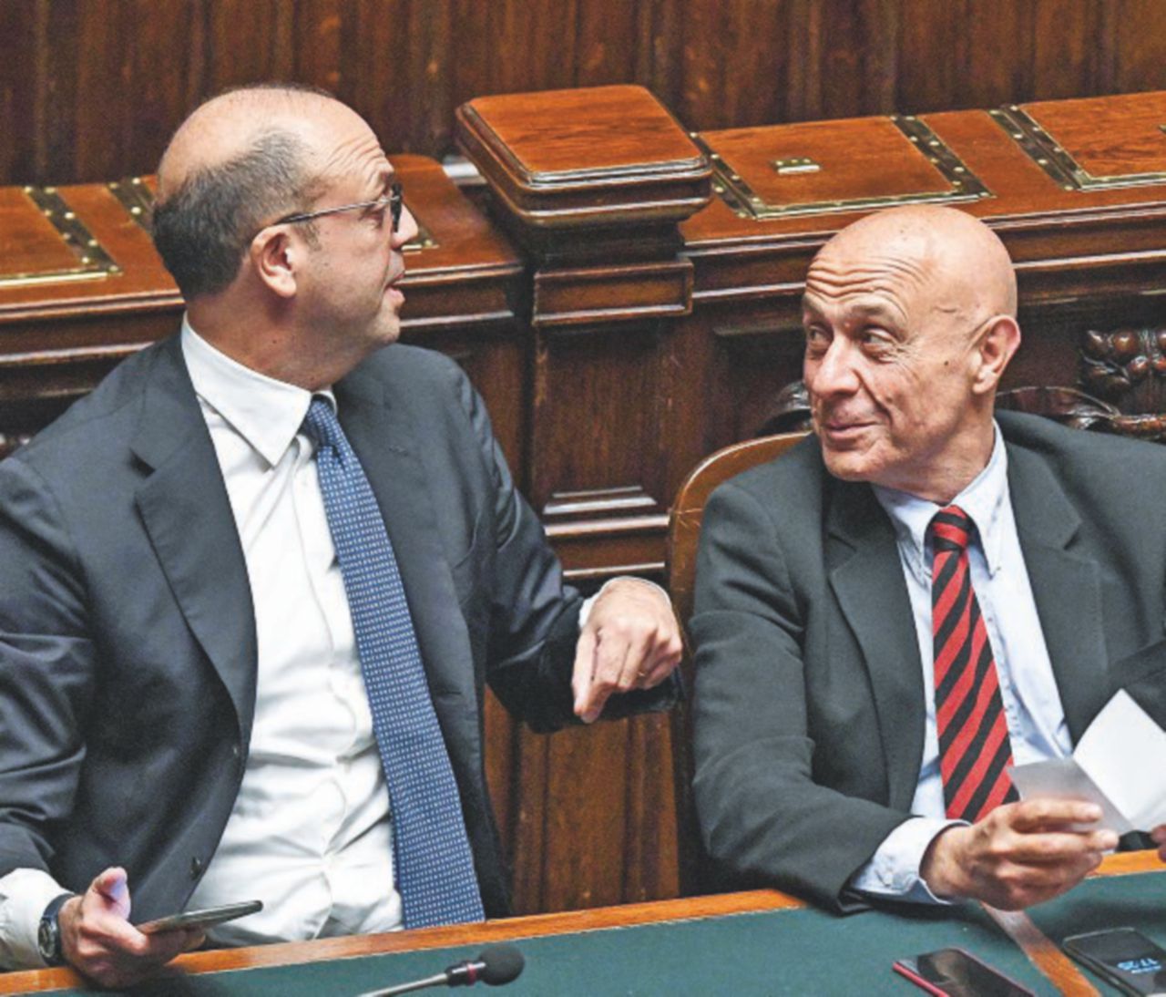 Ministri silenti - I ministri degli interni degli ultimi governi Angelino Alfano (poi passato agli Esteri) e Marco Minniti - Ansa Condannati per il G8 e promossi, governo zitto