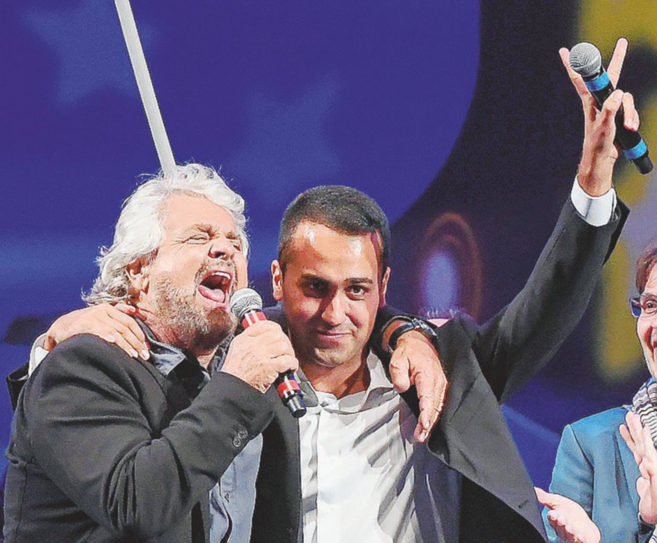 I due leader - Il “garante” Beppe Grillo e il “capo” politico e candidato premier, Luigi Di Maio - Ansa Il Movimento 5 Stelle “scongela” i voti: cade anche il divieto di fare alleanze