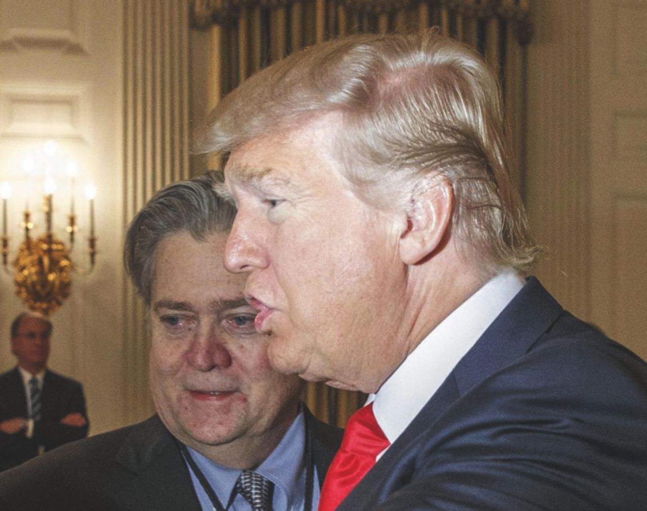 Il cerchio magico in frantumi: Trump ostaggio dei famigli