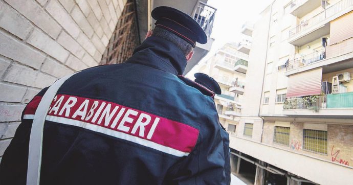 “Passava notizie ai clan”. Ma è sempre carabiniere