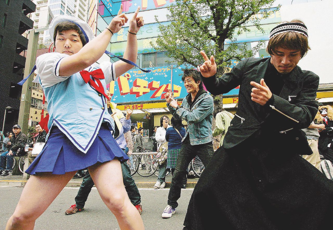 Copertina di No sesso, sì bambole. Il Giappone invecchia