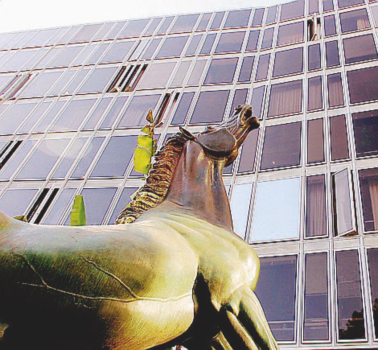 Copertina di Rai, altro che canone serve un disarmo