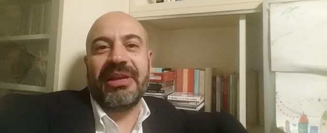 Copertina di Elezioni, Paragone (M5S) : “Maroni? Sceneggiata triste. Le istituzioni non sono un giro di giostra”