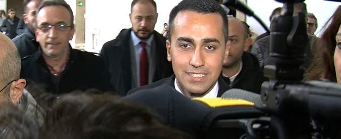 Copertina di Tasse, Di Maio: “Il cittadino è onesto fino a prova contraria, non l’opposto. Invertiremo l’onere della prova”