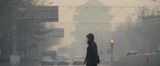Copertina di Cina, il business dei “rifugiati” dello smog che spazza via villaggi e ambienti naturali