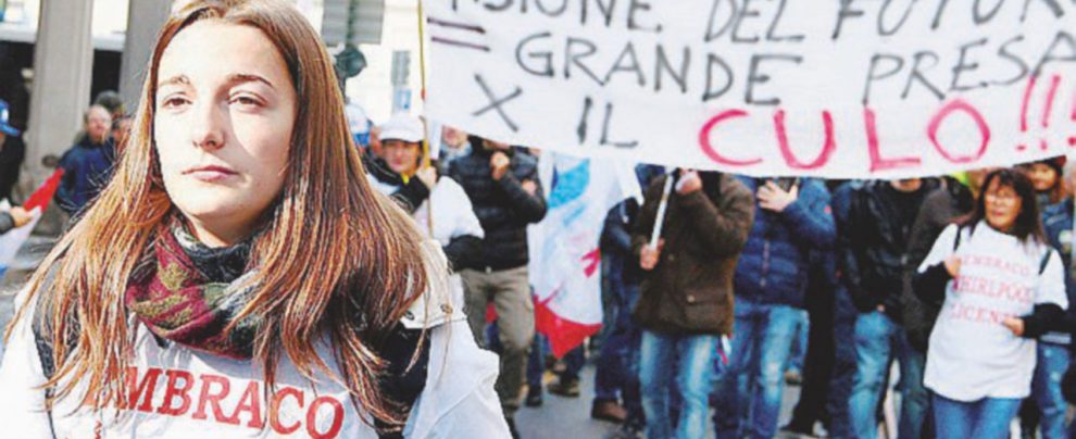 Riva di Chieri - I lavoratori della Embraco sono in protesta da mesi. Presidi anche a Capodanno - Ansa Licenziamento collettivo: 500 a casa nel Torinese