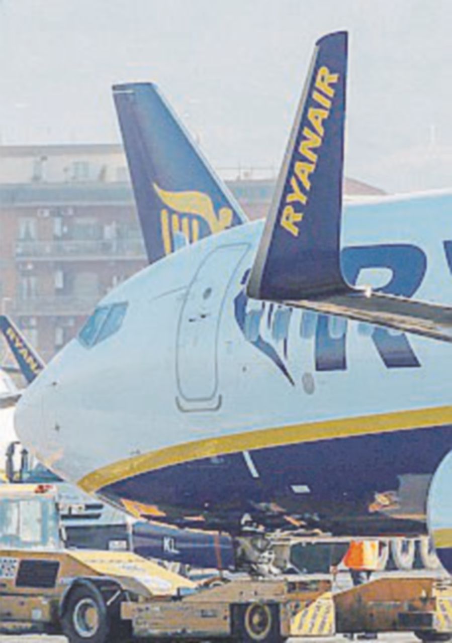 Copertina di Ryanair, i sindacati proclamano lo sciopero a febbraio