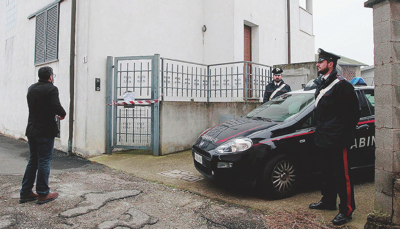 Novara, donna massacrata in casa: fidanzato sotto torchio per ore