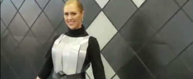 Copertina di I vestiti che cambiano colore? Fatto. Novità presentata al CES di Las Vegas, e se non s’intona con la parete…