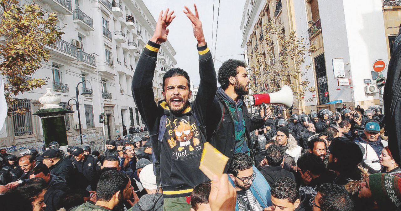 Copertina di Una generazione perduta fra jihad e tasse