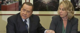Copertina di Berlusconi sulla tomba di Craxi? La figlia Stefania: “Pronti ad accoglierlo”. Ma la segreteria dell’ex premier smentisce