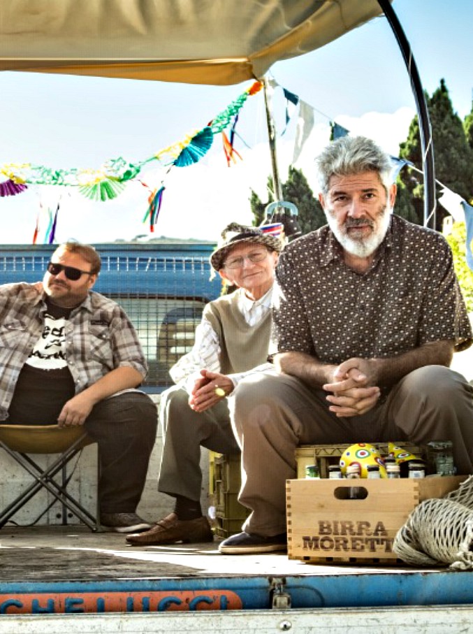 Copertina di Delitti del Barlume, su Sky torna la serie di gialli a tinte comedy. La clip in esclusiva de La battaglia navale