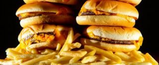 Copertina di Il cibo dei fast food? “È come un’infezione per il nostro corpo”