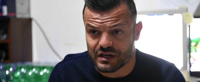 Copertina di Rigopiano, un anno dopo. L’ultimo sopravvissuto: “62 ore sotto, chiamavo Valentina ma c’era solo silenzio”