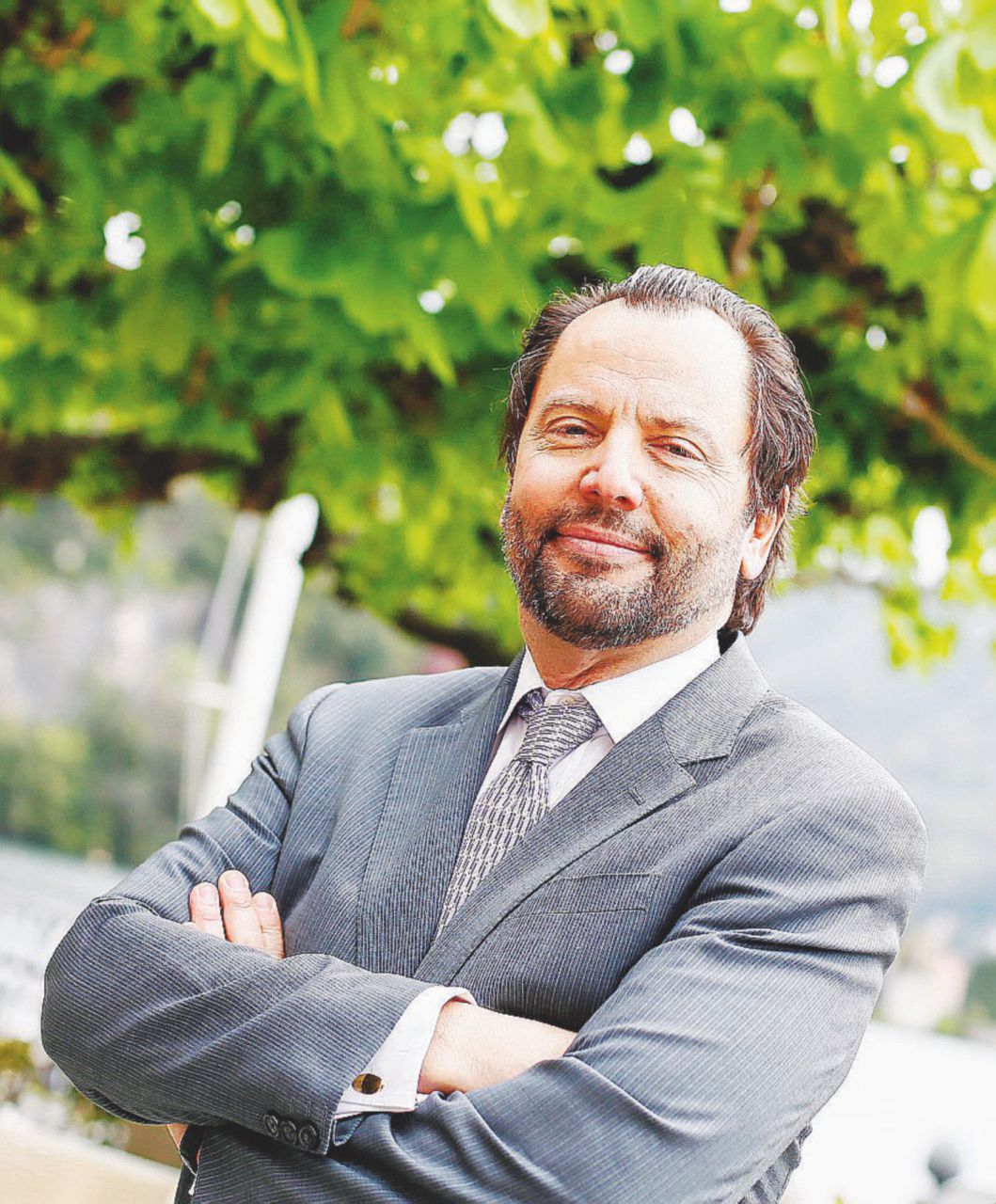 Vista dagli States - L’economista Luigi Zingales - Ansa Caso Renzi-De Benedetti, Zingales: “Un fatto indecente e inconcepibile. La tessera numero 1 del Pd ha fruttato vantaggi economici”