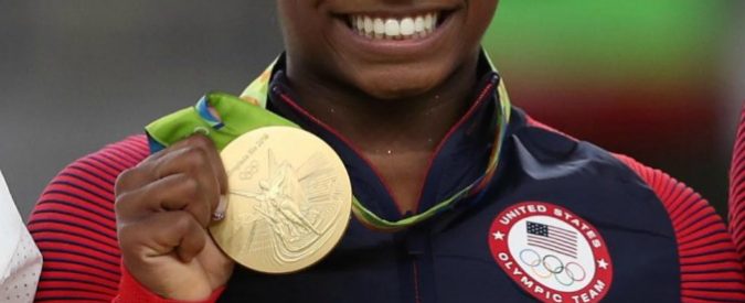Molestie, la star della ginnastica Simone Biles: “Anche io abusata dall’ex medico della Nazionale Usa”
