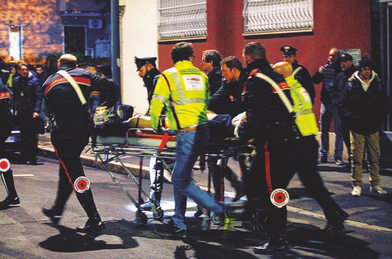 Quartiere Greco - I soccorsi ieri sera in via Rho 9 a Milano, sede dell’azienda Lamina - LaPresse Milano, strage in fabbrica: 3 morti nella vasca per l’alluminio
