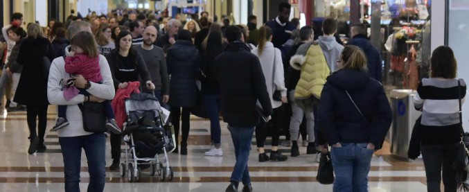 Istat: “Italia secondo Paese più vecchio al mondo. Niente mobilità sociale: dote familiare determinante per il successo”