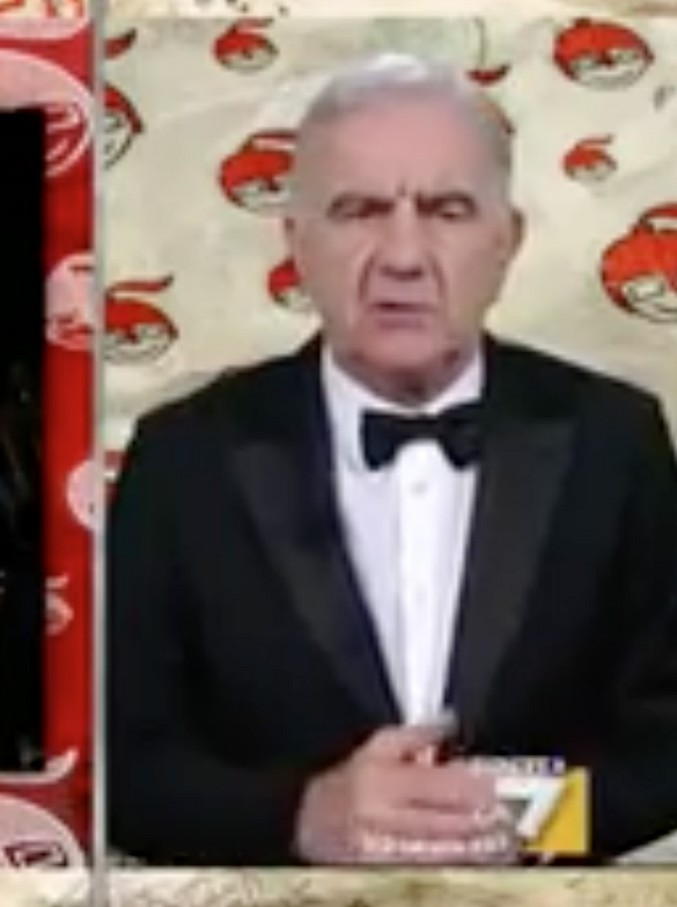 Copertina di Gene Gnocchi e la sfilata di Pitti Politica: “Ecco i modelli Renzi, Raggi e Mastella”
