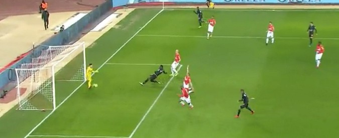 Copertina di Nizza, super Mario Balotelli in formato maxi, doppietta col Monaco