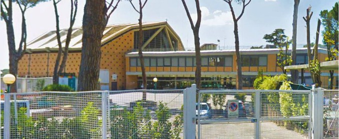 Roma, abusi su studentessa al Liceo Massimo: professore ai domiciliari