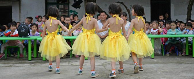 Cina, verso lo stop del controllo delle nascite. “Ma non basta per evitare effetti dell’invecchiamento della popolazione”