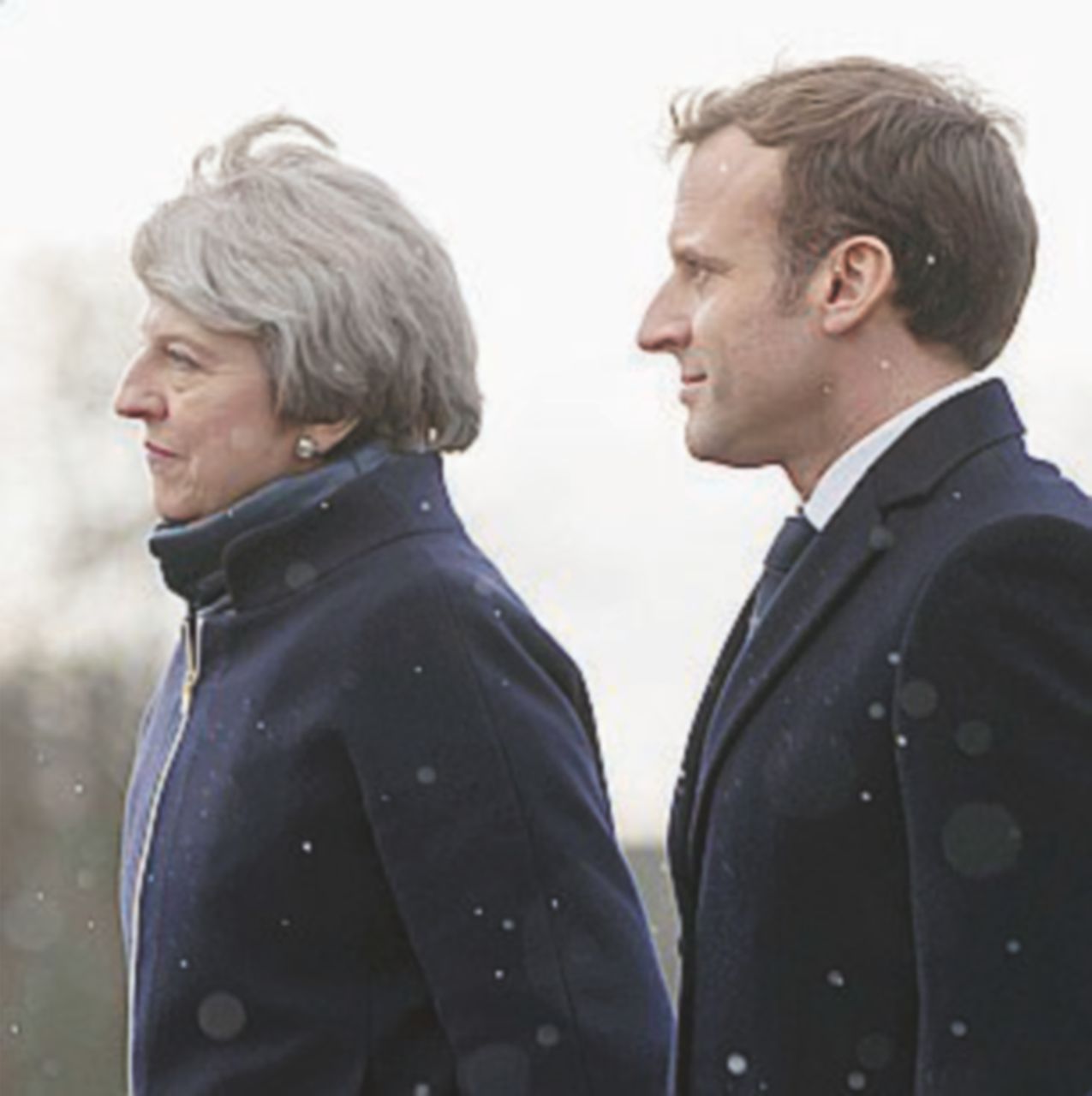 Migranti a Calais, Macron sfila a May 44 milioni di sterline